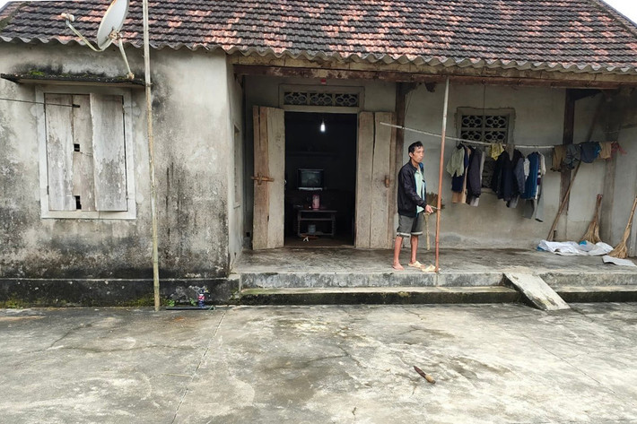 Mâu thuẫn lúc uống rượu, đâm bạn nhậu tử vong: Xảy ra mâu thuẫn trong lúc uống rượu, Trần Văn Ngự (ở xã Võ Liệt, huyện Thanh Chương, Nghệ An) đã dùng dao đâm bạn nhậu là ông Hoàng Văn B. (SN 1965, trú xã Võ Liệt) nhiều nhát khiến nạn nhân tử vong tại chỗ. Ngày 19/3, Công an huyện Thanh Chương cho biết đang điều tra, làm rõ.
