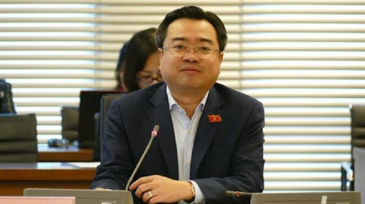 Tháng 10/2015 ông là Bí thư Tỉnh ủy Kiên Giang.