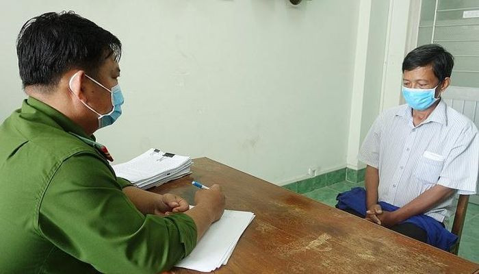 Nguyên cán bộ địa chính xã chiếm đoạt trên 3,1 tỷ đồng: Ngày 22/9, Công an tỉnh An Giang đã khởi tố bị can, bắt tạm giam đối với Phan Ngọc Phương (SN 1970, nguyên cán bộ địa chính xã Bình Mỹ, huyện Châu Phú) về các hành vi "Lợi dụng chức vụ, quyền hạn trong khi thi hành công vụ" và "Lừa đảo chiếm đoạt tài sản" hơn 3,1 tỷ đồng.