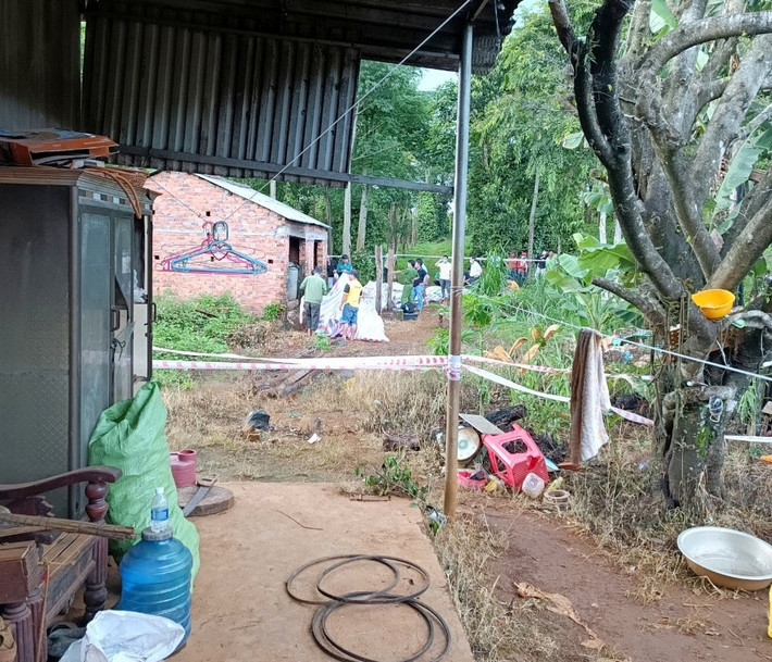 Giết người tình rồi đốt xác phi tang ở Đắk Nông: Ngày 22/9, VKSND tỉnh Đắk Nông cho biết đã phê chuẩn quyết định khởi tố Trần Văn Hiệp (46 tuổi, ở xã Đắk N'Drung, huyện Đắk Song) kẻ giết người tình là chị Bùi Thị Lan (43 tuổi) rồi đốt xác phi tang. Tại cơ quan Công an, Hiệp khai nhận, Do mâu thuẫn tình cảm, Hiệp đã đánh chết người tình, rồi chất củi cà phê, tưới dầu đốt xác, phi tang.