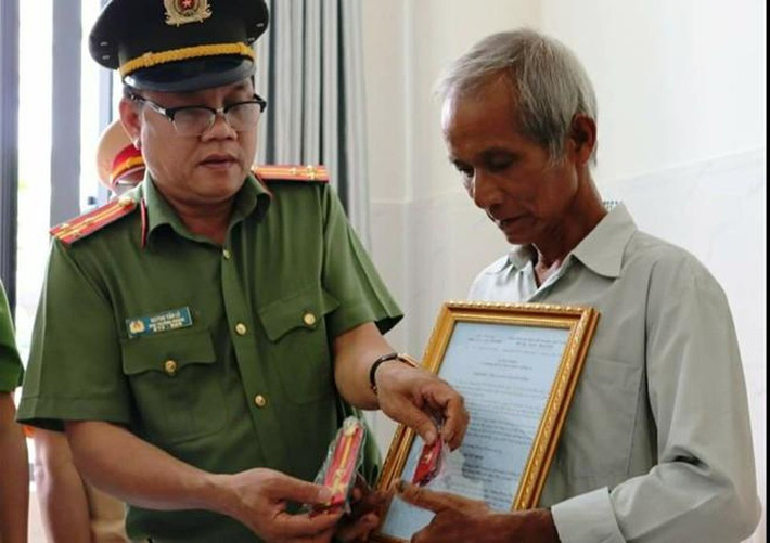 Sự việc xảy ra vào đêm 31/12/2019, trung úy Nguyễn Phạm Thành Nhân cùng các thành viên trong Tổ công tác 363 - Công an huyện Hóc Môn tuần tra xử lý vi phạm theo kế hoạch. Khi nhận được tin báo có nhóm thanh thiếu niên tụ tập chạy xe gây rối trật tự công cộng trên tuyến Quốc lộ 22 thì tổ công tác đến kiểm tra.