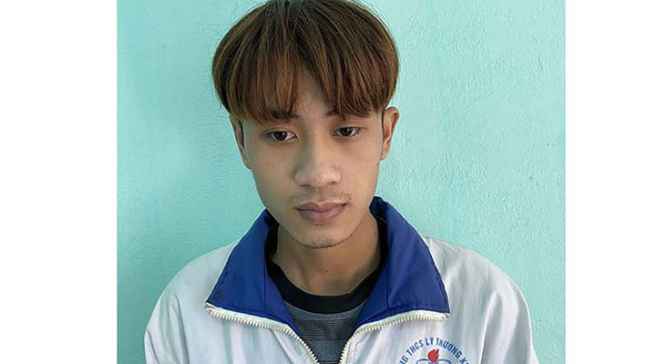 Ngày 5/4/2021, Tòa án nhân dân tỉnh Thanh Hóa đã tuyên án tử hình đối với Vũ Tiến Long về tội giết người và cướp tài sản. Trong quá trình diễn ra phiên tòa, bị cáo Long không hề ăn năn hối cải, trái lại còn luôn có thái độ vô cảm, cách trả lời ngang ngược về hành động tàn bạo do chính mình gây ra, khiến nhiều người thân của các nạn nhân thêm đau lòng, bật khóc giữa phiên tòa.