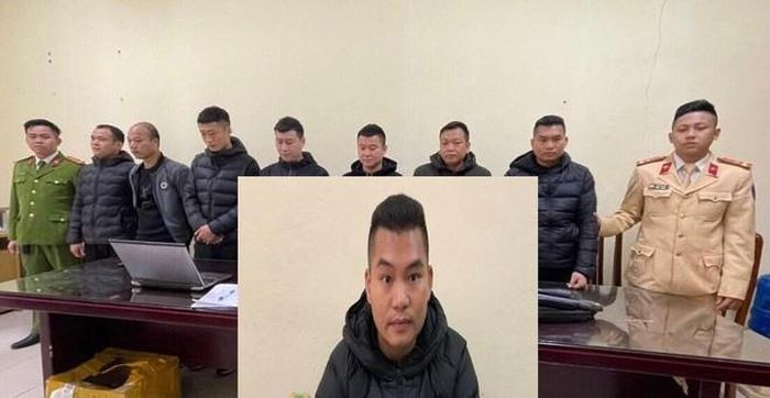 Triệt xóa đường dây cá độ bóng đá giao dịch 26 tỷ đồng: Ngày 4/12, Công an huyện Văn Lãng, tỉnh Lạng Sơn cho biết vừa phát hiện, triệt xóa đường dây cá độ bóng đá hàng chục tỷ đồng trên địa bàn. Qua đấu tranh ban đầu các đối tượng khai nhận từ khoảng tháng 8/2022 đến nay đã dùng 8 tài khoản cá độ bóng đá từ website http:// viva88.com để thực hiện hành vi đánh bạc dưới hình thức cá độ bóng đá với tổng số tiền giao dịch ban đầu làm rõ khoảng 26 tỷ đồng.