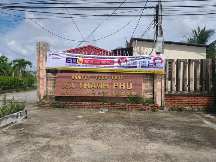 Kỷ luật Phó chủ tịch xã vi phạm nồng độ cồn, khai lao động tự do: Ngày 19/7/2023, UBND huyện Cái Nước (tỉnh Cà Mau) có thông tin trường hợp ông Nguyễn Minh K., Phó Chủ tịch UBND xã Thạnh Phú bị kỷ luật khiển trách về mặt chính quyền, do điều khiển xe trên đường mà trong hơi thở có nồng độ cồn vượt quy định. Trước đó, khoảng 20h40 ngày 21/3, ông Nguyễn Minh K. (50 tuổi) bị cảnh sát giao thông phát hiện và lập biên bản vi phạm khi điều khiển xe máy mà trong hơi thở có nồng độ cồn 0,299mg/lít khí thở. Thời điểm bị kiểm tra, ông K. khai "lao động tự do".
