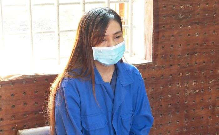 Người phụ nữ tạt xăng đốt bạn trai: Cho rằng người tình nói chuyện với cô gái khác, Lê Thị Dung (36 tuổi, ở tỉnh Bình Dương) đã chiết xăng từ xe máy và châm lửa đốt người tình là anh Nguyễn Thanh Tùng (33 tuổi, ở xã Tân Thành, huyện Bình Tân). Ngày 24/9, Dung bị Công an tỉnh Vĩnh Long bắt tạm giam.