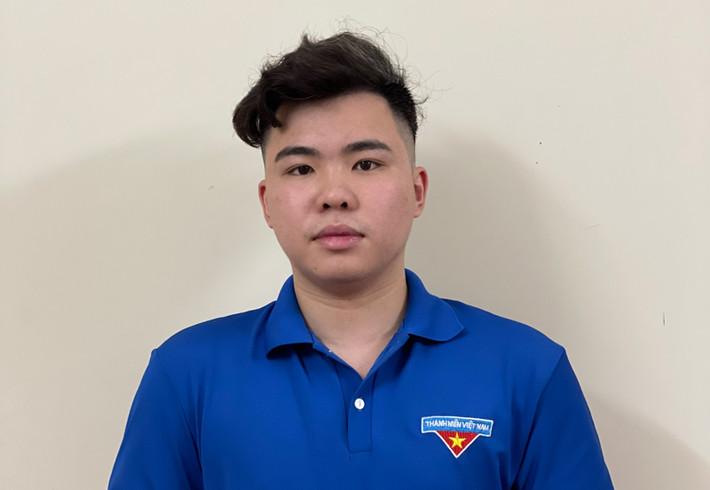 Nguyễn Tuấn Minh, nghệ nhân gốm sứ: Năm 2020, được Sở Công Thương Hà Nội chứng nhận nghệ nhân tham gia chuỗi Kết nối mạng lưới sản xuất và tiêu dùng bền vững ngành Gốm sứ TP Hà Nội; trực tiếp chế tác tác phẩm “Đôi bình vuốt tay men rạn cổ”, "Đôi chóe men rạn mặt hổ phù vẽ rồng".