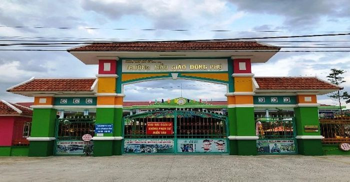 Trốn cách ly đi sinh nhật bị phạt 5 triệu đồng: N.T.R. (24 tuổi, trú huyện Quế Sơn, Quảng Nam) đã trốn khỏi khu cách ly tập trung để đi dự sinh nhật bạn. Ngày 10/8, Công an huyện Quế Sơn đã xử phạt vi phạm 5 triệu đồng R. với hành vi trên.