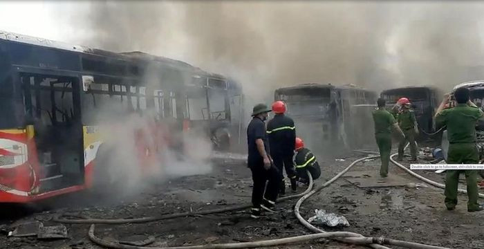 Cháy bãi xe phế liệu, nhiều phương tiện bị thiêu rụi: Khoảng 8h30 ngày 5/7, tại bãi xe phế liệu Cường Vân thuộc xã Dĩnh Trì (TP Bắc Giang). Do bãi có nhiều xe ô tô cũ nát chứa lượng lớn dầu mỡ, cao su... khiến ngọn lửa nhanh chóng bùng phát dữ dội. Vụ cháy không có thiệt hại về người. Tuy nhiên, về tài sản bước đầu xác định cháy 7 xe khách cũ loại 29 đến 54 chỗ.