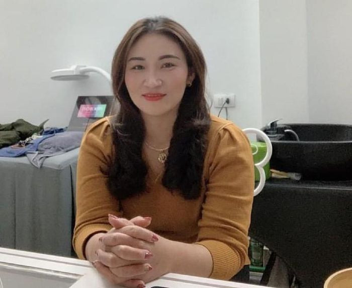 Người phụ nữ xinh đẹp môi giới bán dâm 500.000 đồng/lượt: Mỗi lần khách có nhu cầu, Dương Thị Lan (trú huyện Như Xuân, tỉnh Thanh Hóa - là chủ quán nhậu và cà phê) sẽ điều gái bán dâm tới cho khách với giá 500.000 đồng/lượt, trong đó Lan lấy 200.000 đồng. Ngày 11/1, Công an huyện Như Xuân cho biết đã khởi tố, bắt tạm giam Lan.