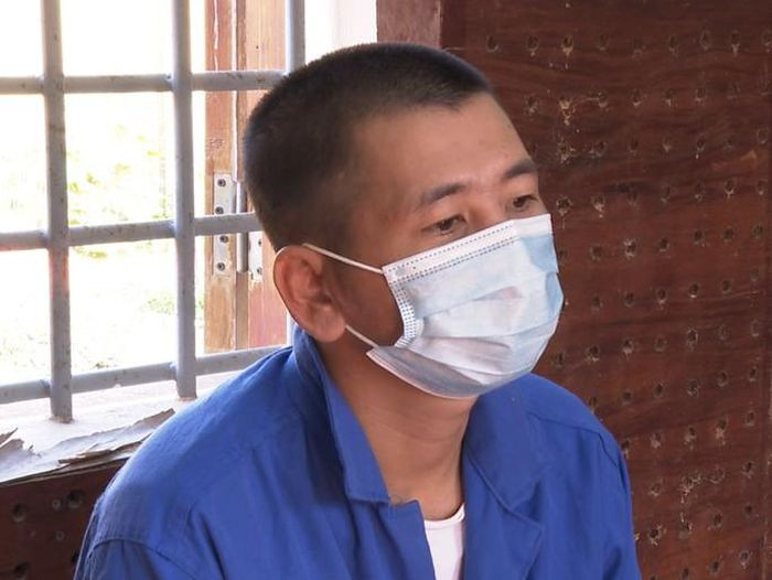 Gã "chồng hờ" đạp chết con riêng hơn 1 tuổi của vợ: Thấy con riêng của vợ khóc, Nguyễn Minh Quân (31 tuổi; ngụ huyện Trà Ôn, Vĩnh Long) bực tức đạp vào người khiến cháu bé G.B (SN 21/9/2020) tử vong. Ngày 11/1, Công an tỉnh Vĩnh Long cho biết đã khởi tố, bắt tạm giam Quân.