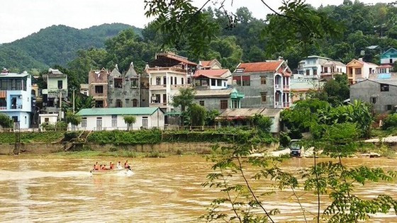 Ngày 27/9/2018, Công an Trung Quốc phát hiện thi thể một phụ nữ ở trên sông thuộc địa bàn huyện Phù Tuy, TP Sủng Tả, Quảng Tây, Trung Quốc nghi là thi thể của nạn nhân trong vụ án chồng giết vợ ở TP Cao Bằng. Nhận được thông tin, Công an tCao Bằng đã liên hệ với Công an Trung Quốc.