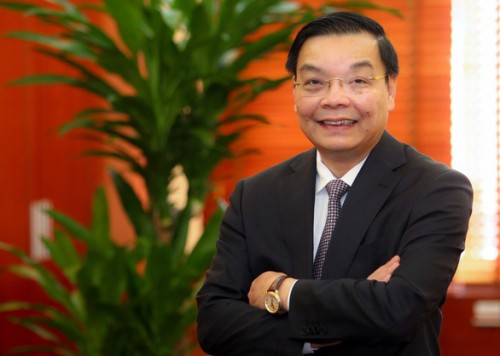Bà Nguyễn Thị Bích Ngọc - Chủ tịch HĐND TP Hà Nội cho biết, 100% đại biểu có mặt đồng ý thông qua nghị quyết bầu ông Chu Ngọc Anh giữ chức Chủ tịch UBND TP.