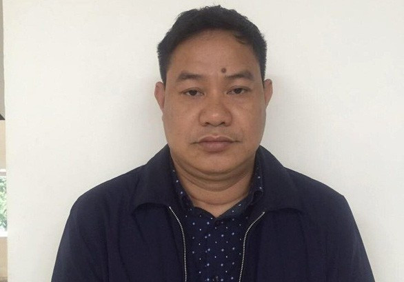 Liên quan đến vụ đám cưới đốt pháo đỏ đường xảy ra tại xã Phù Lỗ, huyện Sóc Sơn, Hà Nội, ngày 1/3, đối tượng trực tiếp đốt pháo là Trần Văn Khang (ở khối 12, xã Phù Lỗ, huyện Sóc Sơn) sau khi bị cơ quan công an triệu tập khai nhận đã lên mạng xã hội đặt mua pháo của một người lạ mặt, chuyển về nơi tổ chức đám cưới.