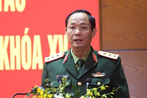 Phó Chủ tịch Quốc hội Trần Quang Phương, sinh ngày 6/5/1961, quê ở Quảng Ngãi. Trình độ: Cử nhân Xây dựng Đảng và chính quyền nhà nước. Chức vụ: Ủy viên Trung ương Đảng khóa XII, XIII; Thượng tướng, Phó Chủ nhiệm Tổng cục chính trị QĐND Việt Nam; Đại biểu Quốc hội khóa XV.