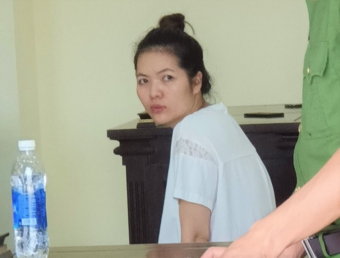Khoảng 20h ngày 4/8/2019, anh Lê Thế Vinh thời điểm này đang là cán bộ công tác tại Tòa án nhân dân huyện Hoằng Hóa (Thanh Hóa) chở Đỗ Thu Hà (Giám đốc một doanh nghiệp chuyên kinh doanh nội thất) đi chơi quanh TP Thanh Hóa bằng xe ô tô (xe ô tô mượn của chị gái Hà). Sau đó, giữa Hà và anh Vinh xảy ra mâu thuẫn do bị anh Vinh chia tay nên Hà đã ra tay sát hại nạn nhân.