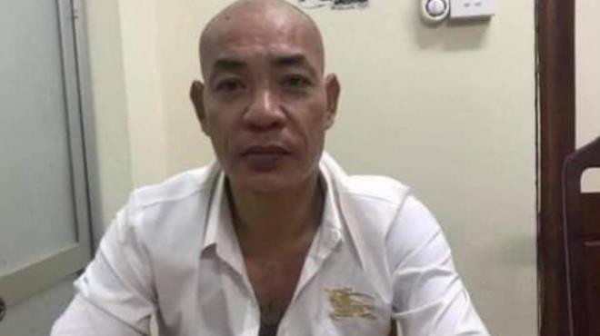Sáng 12/9, lãnh đạo Công an tỉnh Hoà Bình xác nhận, Công an TP Hoà Bình đang tạm giữ Dũng “trọc Hà Đông” Nguyễn Văn Dũng (SN 1968, tại Vạn Phúc, Hà Đông, TP Hà Nội để điều tra làm rõ hành vi sử dụng tàng trữ ma tuý trái phép.