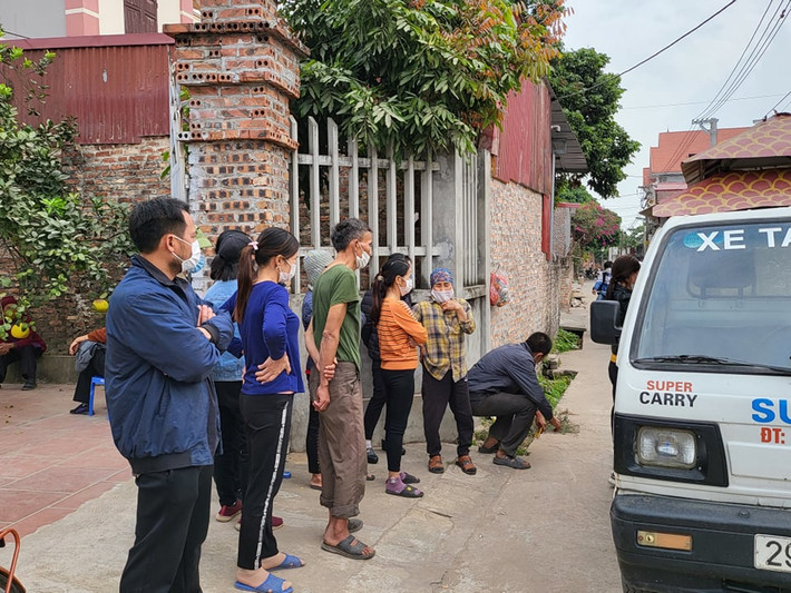 Bước đầu, cơ quan chức năng xác định, sau khi chém chết bà Đ.T.N thì Đ.V.B. cũng tự sát ngay hiện trường.