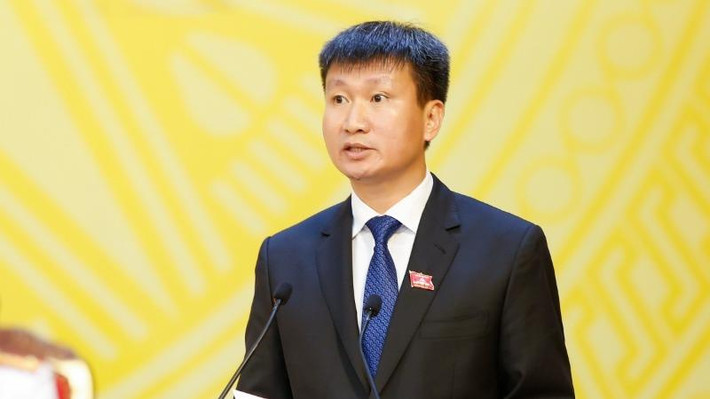 Ông Trần Huy Tuấn, Phó Bí thư Tỉnh ủy, Chủ tịch UBND tỉnh Yên Bái nhiệm kỳ 2021-2026. Ông Tuấn sinh năm 1974, quê ở Yên Bái. Trình độ lý luận chính trị: Cao cấp. Trình độ chuyên môn: Kỹ sư Thủy lợi, cử nhân Kinh tế Chính trị, thạc sĩ chuyên ngành Kinh tế tài nguyên thiên nhiên và môi trường.
