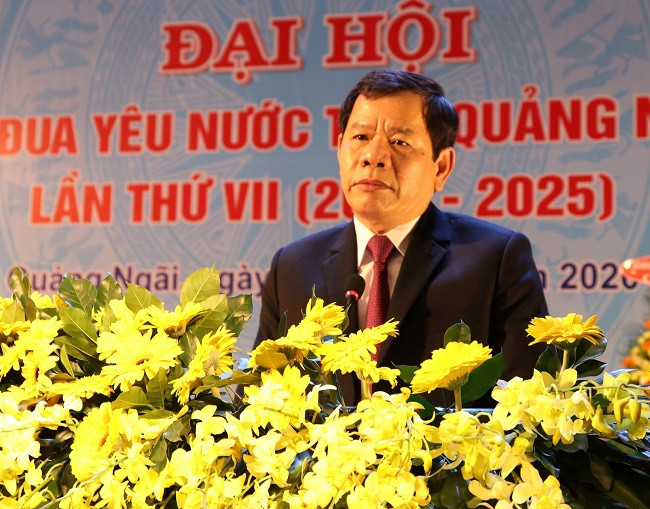 Ông Đặng Văn Minh, Phó Bí thư Tỉnh ủy, Chủ tịch UBND tỉnh Quảng Ngãi nhiệm kỳ 2021-2026. Ông Minh sinh năm 1966, quê ở Quảng Ngãi. Trình độ lý luận chính trị: Cao cấp. Trình độ chuyên môn: Cử nhân luật kinh tế.