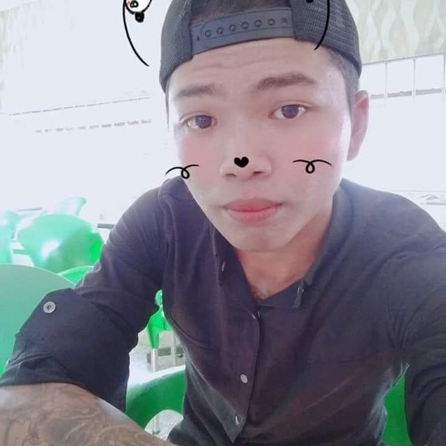 Truy bắt thanh niên chạy xe nẹt pô rồi đâm chết 2 người: Ngày 12/4, Công an tỉnh Bình Dương cho biết, đơn vị đang truy bắt đối tượng tên Thành (còn được gọi là Hải B, hiện chưa rõ lai lịch) để điều tra về vụ hỗn chiến làm 2 người chết, 3 người bị thương vào ngày 11/4 ở khu phố Cây Da, phường Thạnh Phước, thị xã Tân Uyên.
