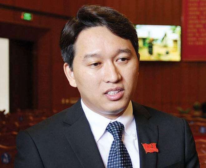 Ông Nguyễn Hải Ninh (sinh năm 1976 tại xã Bình Minh, huyện Khoái Châu, Hưng Yên), có trình độ tiến sĩ luật, cử nhân hành chính. Ông Ninh từng công tác tại Ban Nội chính Trung ương và giữ chức vụ Phó Vụ trưởng Vụ Pháp luật ở ban này (từ năm 2006).