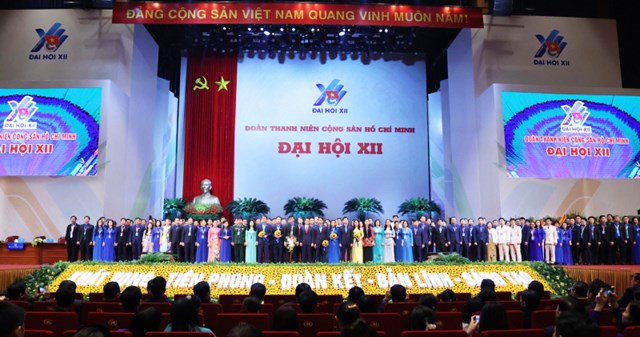 Sáng 16/12, tại Trung tâm Hội nghị Quốc gia, Đại hội Đoàn toàn quốc lần thứ XII bước vào phiên bế mạc. Các đại biểu trúng cử Ban Chấp hành, Ban Thường vụ, Ban Bí thư Trung ương Đoàn khóa XII, nhiệm kỳ 2022 - 2027 chính thức ra mắt Đại hội Đoàn toàn quốc lần thứ XII.