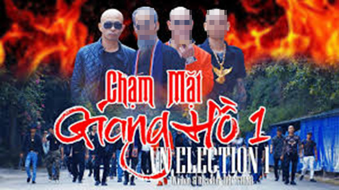 Trong các phim tham gia, Đường Nhuệ đóng các vai phản diện, không ít lần phải chạm mặt công an. Lần này, trùm giang hồ Đường Nhuệ đã thực sự chạm mặt công an sau bộ phim sặc mùi xã hội đen "Chạm mặt giang hồ" mà y tham gia làm diễn viên. Xem thêm video: Vì sao nữ đại gia Dương "Đường" Thái Bình bị bắt?. Nguồn: VTC 14.