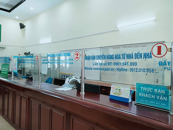 Do tình hình dịch bệnh nhân viên bán vé được nhà ga cho nghỉ tạm thời.