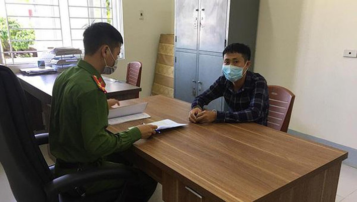 Mang 4 tiền án vẫn giả danh cán bộ đi lừa đảo chiếm đoạt tài sản: Sau 4 lần ngồi tù, Nguyễn Bá Khánh (SN 1991, trú huyện Thạch Hà, tỉnh Hà Tĩnh) vẫn tiếp tục lừa đảo bằng hình thức giả danh cán bộ của các cơ quan tư pháp đến nhà hàng sang trọng đặt bàn ăn để tiếp khách. Sau đó, Khánh dùng các thủ đoạn giả vờ quên mang theo tiền mặt, mượn xe máy, mượn tiền của nhà hàng để đi mua rượu rồi chiếm đoạt trên địa bàn 2 tỉnh Nghệ An, Hà Tĩnh. Ngày 3/6, Khánh bị Công an Nghệ An bắt giữ để điều tra.