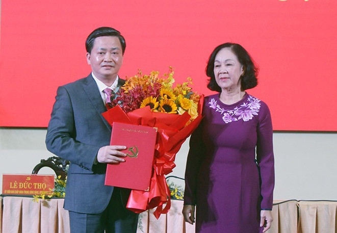 Ngày 3/7, bà Trương Thị Mai trao quyết định của Bộ Chính trị về việc ông Lê Đức Thọ, Ủy viên Trung ương Đảng, Ủy viên Ban Thường vụ Đảng ủy Khối Doanh nghiệp Trung ương, Bí thư Đảng ủy, Chủ tịch HĐQT Ngân hàng Thương mại cổ phần Công Thương Việt Nam (VietinBank) thôi giữ chức vụ Chủ tịch HĐQT VietinBank để tham gia Ban Chấp hành, Ban Thường vụ Tỉnh ủy Bến Tre, điều động, phân công giữ chức Bí thư Tỉnh ủy Bến Tre nhiệm kỳ 2020 – 2025.
