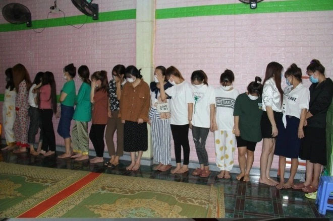 Tại cơ quan Công an, Đỗ Văn Tám (quản lý nhà nghỉ Thành An) khai nhận đã gọi cho Đặng Văn Quang để điều gái đến cho khách mua dâm. Từ lời khai của Tám, mở rộng điều tra, cơ quan Công an xác định, Đặng Văn Quang là đối tượng cầm đầu ổ nhóm mại dâm với khoảng gần 20 gái mại dâm, hoạt động liên tục hàng ngày và thường xuyên di chuyển địa điểm để tránh sự phát hiện của cơ quan chức năng.