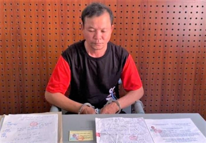 Bịa chuyện trẻ khuyết tật thiếu thốn để lừa tiền ủng hộ: Bịa chuyện các cháu ở Trung tâm đào tạo việc làm người khuyết tật tỉnh Nghệ An gặp khó khăn vì phải cách ly COVID-19, Phan Đình Phúc (46 tuổi, trú huyên Quỳnh Lưu) lừa ít nhất 150 người, chiếm đoạt gần 60 triệu đồng. Ngày 17/7, Phúc bị CA Quỳnh Lưu bắt tạm giam.