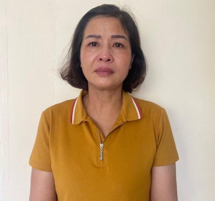 Nguyên Giám đốc Sở GD&ĐT Thanh Hóa bị đình chỉ sinh hoạt Đảng: Ngày 17/7, Ủy ban Kiểm tra Tỉnh ủy Thanh Hóa đã đình chỉ sinh hoạt Đảng bà Phạm Thị Hằng - nguyên Giám đốc Sở GD&ĐT do trước đó đã bị khởi tố, bắt tạm giam liên quan tới vi phạm quy định về đấu thầu gây hậu quả nghiêm trọng xảy ra tại sở này.