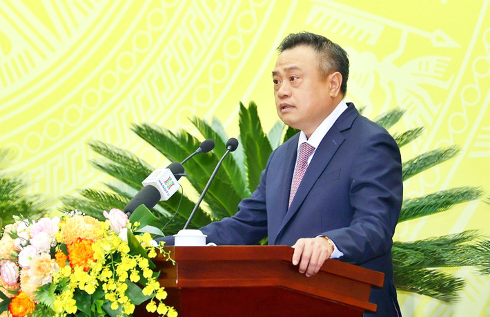 UBND TP Hà Nội vừa ban hành quyết định về việc kiện toàn Hội đồng Thi đua - Khen thưởng thành phố. Theo quyết định, Phó Bí thư Thành ủy, Chủ tịch UBND TP Hà Nội Trần Sỹ Thanh là Chủ tịch Hội đồng Thi đua - Khen thưởng TP Hà Nội.