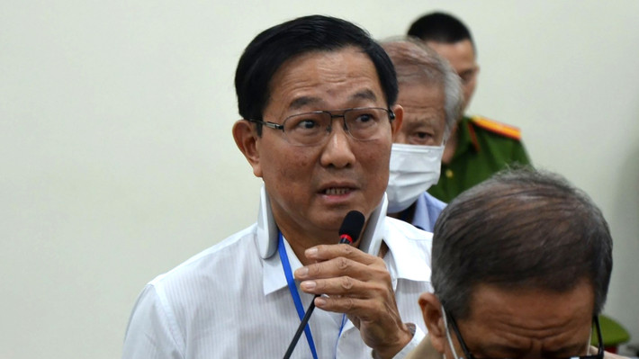 Cựu Thứ trưởng Bộ Y tế Cao Minh Quang: Ngày 11/3, Cơ quan CSĐT Bộ Công an đã khởi tố bị can, bắt tạm giam cựu Thứ trưởng Bộ Y tế Cao Minh Quang về tội "Thiếu trách nhiệm gây hậu quả nghiêm trọng" trong vụ án sản xuất thuốc Oseltamivir phòng, chống dịch cúm A/H5N1 với Công ty Cổ phần Dược phẩm Cửu Long, gây thiệt hại 3,8 triệu USD tài sản nhà nước.