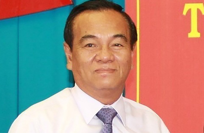 Cựu Bí thư Tỉnh ủy Đồng Nai Trần Đình Thành: Ngày 19/10, Cơ quan CSĐT Bộ Công an cho biết đã khởi tố, bắt tạm giam ông Trần Đình Thành - cựu Bí thư Tỉnh ủy Đồng Nai để điều tra về tội nhận hối lộ liên quan vụ án Bệnh viện Đa khoa tỉnh Đồng Nai, Công ty AIC. Ông Thành bị cáo buộc nhận hối lộ lên đến 14,5 tỷ đồng.