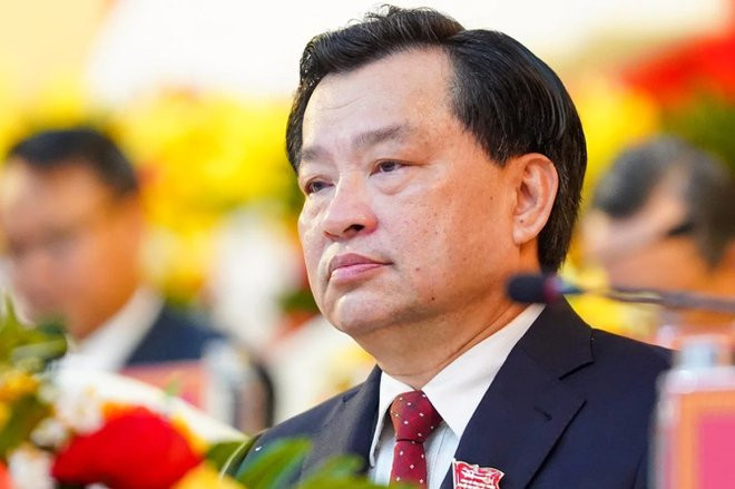 Cựu Chủ tịch UBND tỉnh Bình Thuận Nguyễn Ngọc Hai: Ngày 10/2, Cơ quan CSĐT Bộ Công an đã ra quyết định khởi tố vụ án, khởi tố bị can và lệnh bắt bị can để tạm giam đối với ông Nguyễn Ngọc Hai - cựu Chủ tịch UBND tỉnh Bình Thuận về hành vi vi phạm quy định về quản lý, sử dụng tài sản nhà nước gây thất thoát, lãng phí. Ông Hai bị bắt do sai phạm liên quan dự án Khu thương mại dịch vụ và dân cư Tân Việt Phát 2 (03 lô đất số 18,19,20), thuộc quỹ đất hai bên đường 706B (nay là đường Võ Nguyên Giáp, Nguyễn Thông) phường Phú Hài, TP Phan Thiết, tỉnh Bình Thuận.