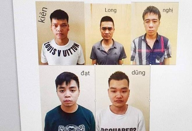 Bắt được 5 đối tượng đục tường bỏ trốn khỏi nơi giam giữ: Chiều 11/6, Công an tỉnh Hưng Yên cho biết, đơn vị đã phối hợp với các cơ quan chức năng bắt giữ 5 bị can bỏ trốn khỏi nhà tạm giữ Công an thị xã Mỹ Hào. Những người này bị bắt khi đang lẩn trốn tại Đắk Lắk. Do quãng đường xa nên cảnh sát đang tiến hành các bước theo quy định để di lý 5 bị can về Hưng Yên.