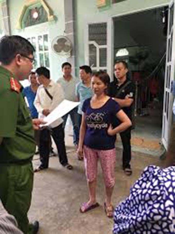 Kết thúc phiên tòa, HĐXX tuyên án bị cáo Trần Thị Hiền 20 năm tù; bị cáo Bùi Văn Công 20 năm tù; bị cáo Vì Thị Thu tù chung thân; bị cáo Lường Văn Hùng tù chung thân về tội Mua bán trái phép chất ma túy; bị cáo Vì Văn Toán tù chung thân về các tội Mua bán trái phép chất ma túy và Chứa chấp sử dụng trái phép chất ma túy.