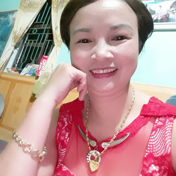 Liên quan đến vụ nữ sinh giao gà bị sát hại, thiếu tướng Sùng A Hồng, Giám đốc Công an Điện Biên, cho biết bà Hiền là người đầu tiên biết con mình bị bắt cóc nhưng không khai báo với cơ quan công an, chỉ khai con gái đi giao gà và bị mất tích.