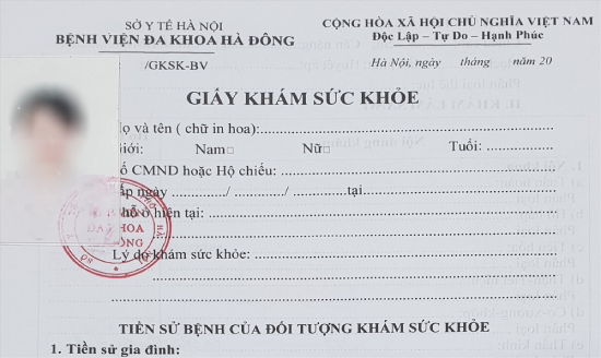 Triệt phá đường dây làm giả giấy khám sức khỏe: Ngày 4/8, Công an tỉnh Lạng Sơn cho biết, vừa bắt giữ 9 người trong đường dây làm giả giấy khám sức khỏe. 9 người của Trung tâm Đào tạo và Sát hạch lái xe mô tô Trường An làm giả hơn 100 giấy khám sức khỏe cho người đăng ký thi sát hạch cấp giấy phép lái xe mô tô hạng A1, A2 để trục lợi.