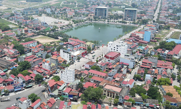 Do góc khuất, chất lượng hình ảnh camera chưa tốt nên công an không thể xác định được gã thanh niên mà nạn nhân gặp trên đường là ai. Tuy vậy, với những dữ liệu này, bước đâu Công an Bắc Giang có thể khẳng định, anh Huynh bị sát hại để cướp tài sản. Với những dấu vết trên cơ thể nạn nhân, công an khẳng định, hung thủ đã ở phía sau anh Huynh. (Ảnh minh họa, nguồn internet)