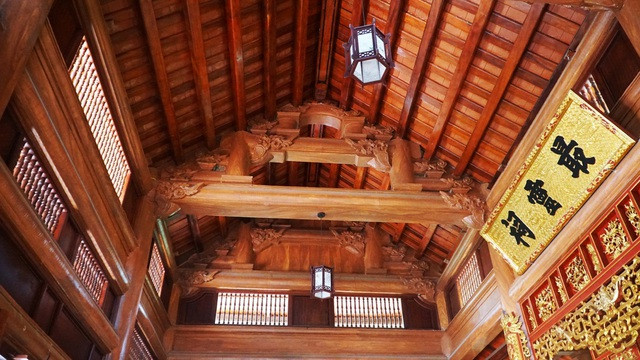 Sau đó chủ lễ hô to "tháo khoán", lúc này các đôi trai gái được tự do mọi chuyện, thỏa sức làm các chuyện ấy nếu muốn. Tuy nhiên, ngày nay, tục tháo khoán không còn, các đôi trai gái không đi tìm nơi tâm sự mà họ trải chiếu trước miếu, cùng nhau thụ lộc, tâm tình.