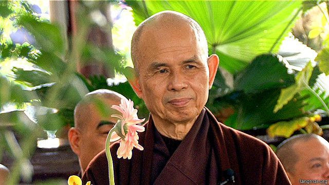 Thiền sư Thích Nhất Hạnh (SN 1926 tại xã Quảng Điền, Thừa Thiên Huế) là giảng viên, nhà văn, nhà thơ, nhà hoạt động xã hội và là nhà sư nổi tiếng của Phật giáo thế giới. Ông trụ trì tại chùa Làng Mai, phía nam nước Pháp trong nhiều thập kỷ. Bắt đầu con đường xuất gia tu học vào năm 1942 ở chùa Từ Hiếu (nay phường Thủy Xuân, TP Huế) thọ giáo với Hòa thượng Thanh Quý.