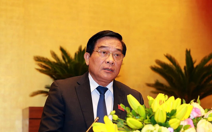 Chủ tịch Hội đồng Dân tộc Hà Ngọc Chiến: Sinh 1957, quê Trà Lĩnh, Cao Bằng. Chức vụ: Ủy viên Trung ương Đảng: Khóa XI, XII; Ủy viên Ủy ban Thường vụ Quốc hội: Khóa XIII, XIV; Chủ tịch Hội đồng Dân tộc của Quốc hội; Đại biểu Quốc hội: Khóa XIII, XIV. Trình độ lý luận chính trị: Cao cấp. Trình độ chuyên môn: Đại học An ninh chuyên ngành điều tra, trinh sát.