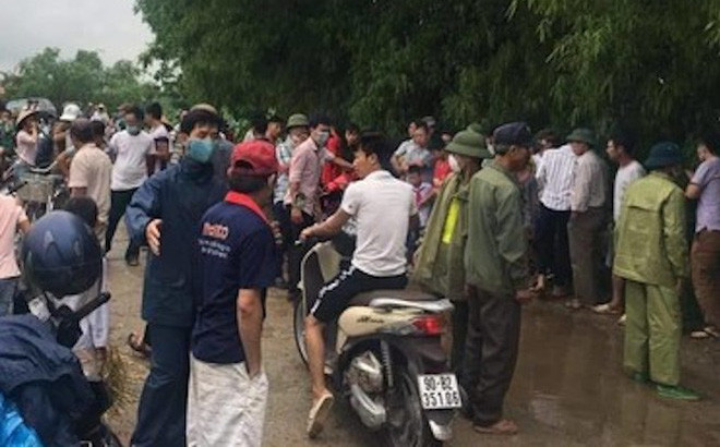 Xin sữa không được, nghịch tử chém mẹ già tử vong: Vào khoảng 2h ngày 4/1, con trai cụ Nguyễn Thị T. (SN 1939, ngụ phố Bái Trúc, thị trấn Tân Phong, huyện Quảng Xương, tỉnh Thanh Hóa) là Trần Văn Hải (SN 1968) có đi vào phòng cụ T. xin sữa tươi để uống. Tuy nhiên, do cụ T. không đồng ý nên sau đó hai bên xảy ra mâu thuẫn. Trong lúc nóng giận, Hải dùng dao chém mẹ mình trọng thương.