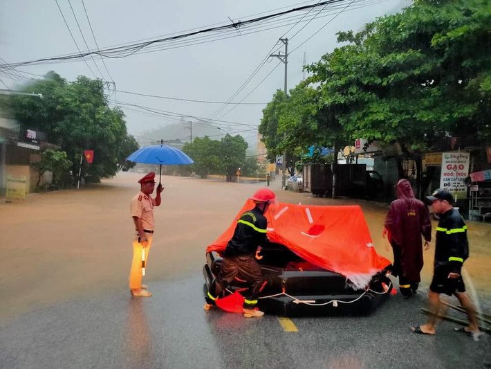 Lượng mưa tính đến 7h ngày 21/7/2020 tại Thuận Hòa, Vị Xuyên 112mm, TP Hà Giang 220mm; Thượng Sơn, Vị Xuyên 253mm; Cao Bồ Vị Xuyên 286mm; Tân Tiến, Hoàng Su Phi 83mm, các trạm còn lại lượng mưa từ 30-50mm.