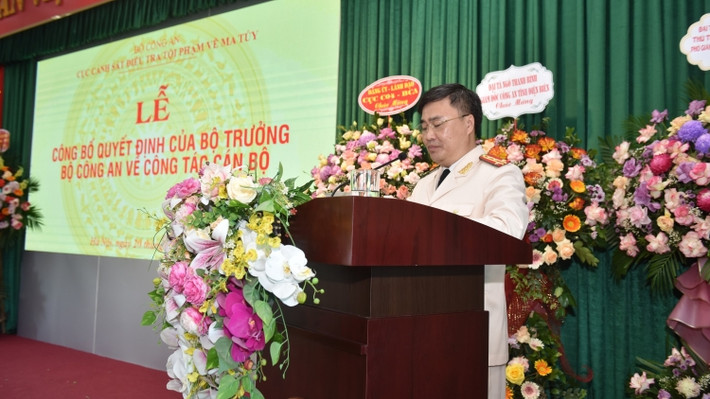 Đại tá Nguyễn Đức Tuấn, quê quán Triệu Phước, Triệu Phong, Quảng Trị, tốt nghiệp khóa D19 Đại học Cảnh sát nhân dân (nay là Học viện Cảnh sát nhân dân) năm 1998.