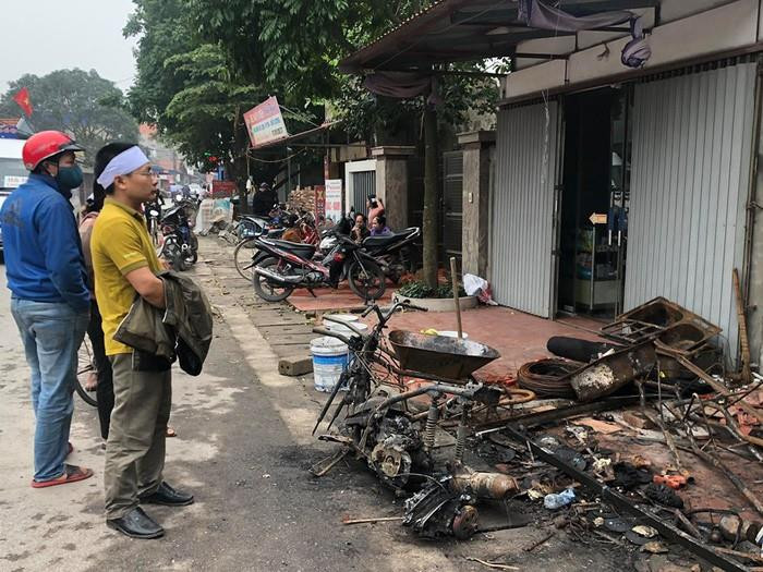 2 nghi phạm bị bắt, có liên quan trong vụ cháy 3 người tử vong ở Hưng Yên gồm: Đào Danh Việt (SN 1961, trú tại huyện Khoái Châu, tỉnh Hưng Yên) và Lò Văn Hà, (SN 1990, trú tại Phổng Lăng, huyện Thuận Châu, tỉnh Sơn La). Đặc biệt, nghi phạm Đào Danh Việt là anh ruột của nạn nhân Đào Thị Ch.