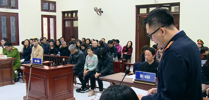 Bởi theo HĐXX sơ thẩm, hành vi của 3 bị cáo đã xâm phạm tính mạng của người khác, gây bất bình trong quần chúng nhân dân nên cần phải xử lý nghiêm. Đánh giá vai trò các bị cáo, HĐXX cho rằng bị cáo Nguyễn Bích Quy trực tiếp giám sát học sinh, giữ vai trò chính trong vụ việc này và phải nhận án cao nhất.